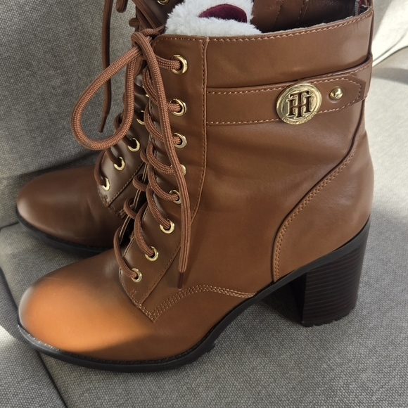 Tommy Hilfiger Block Heel Booties - Picture 6 of 9